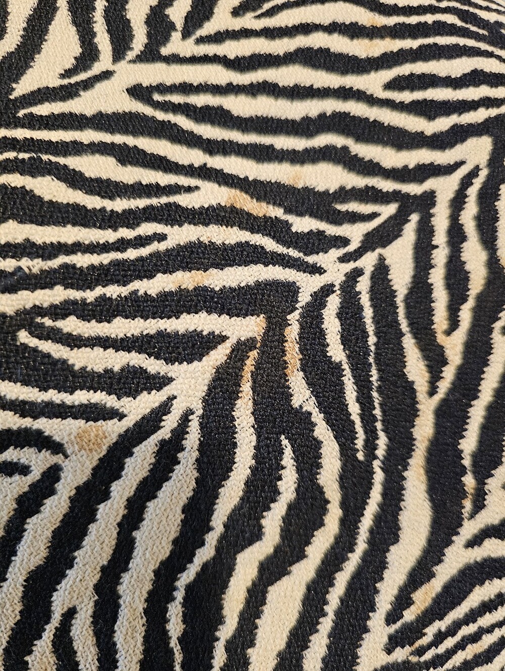 Vintage Reversible Woven Animal Print Table Runner 68" L x 13" W Black & Tan - Picture 5 of 6